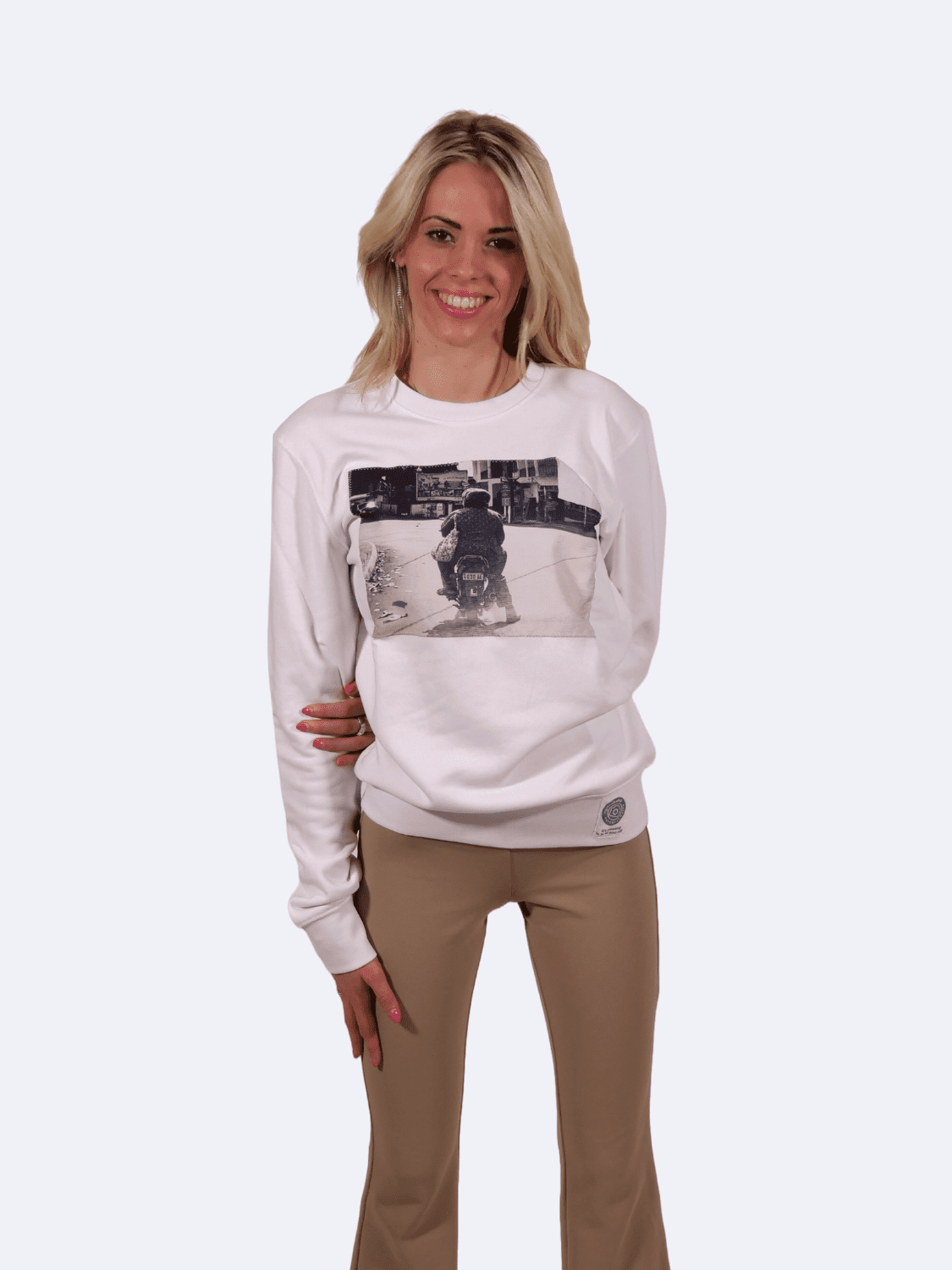 ICON BIKER FELPA BIANCO LADY - Felpa A Green Badge - Streetwear Sostenibile Made in Italy