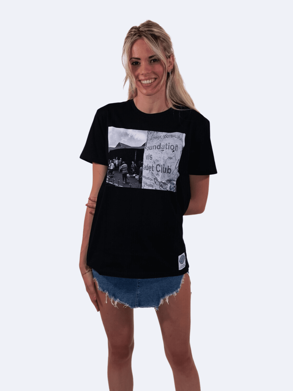 ICON FOOTBALL T - SHIRT NERO LADY - T-Shirt A Green Badge - Streetwear Sostenibile Made in Italy