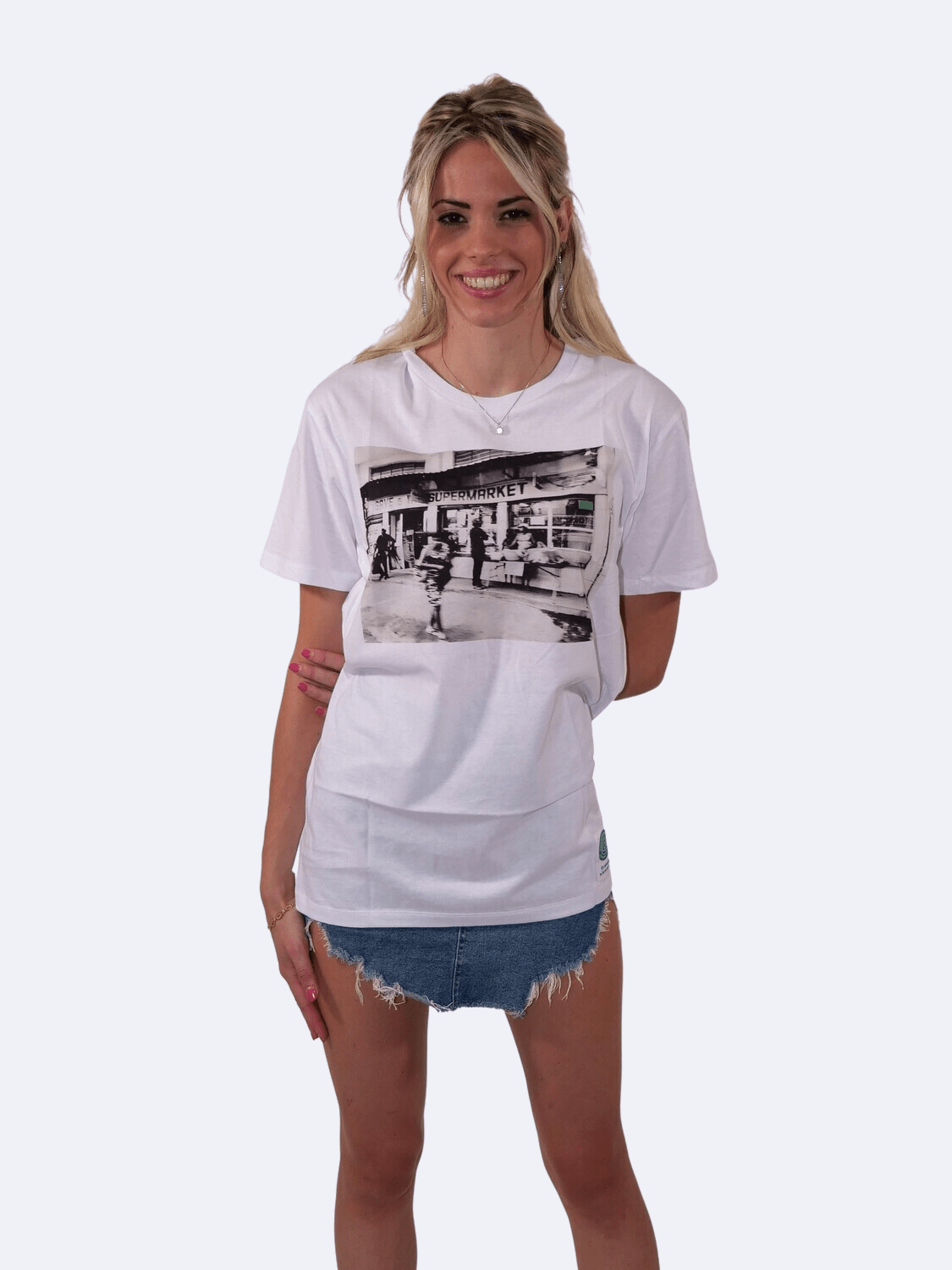 ICON MARKET T - SHIRT BIANCO LADY - T-Shirt A Green Badge - Streetwear Sostenibile Made in Italy