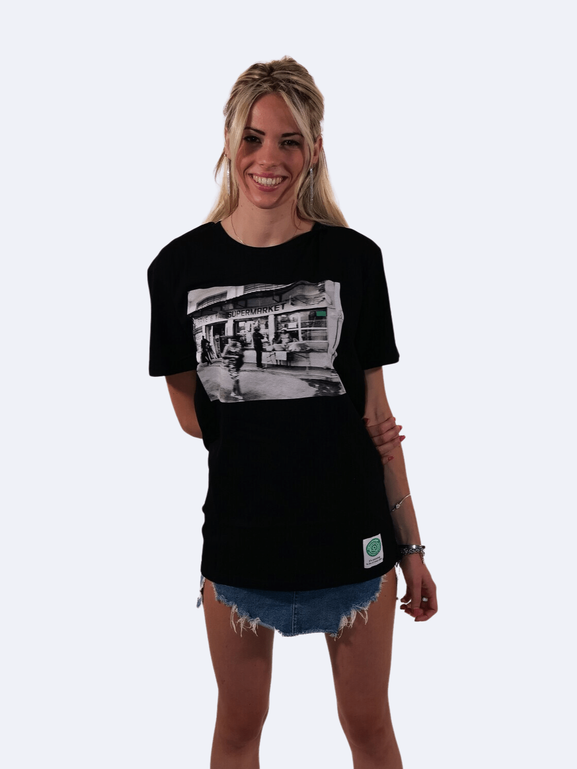 ICON MARKET T - SHIRT NERO LADY - T-Shirt A Green Badge - Streetwear Sostenibile Made in Italy