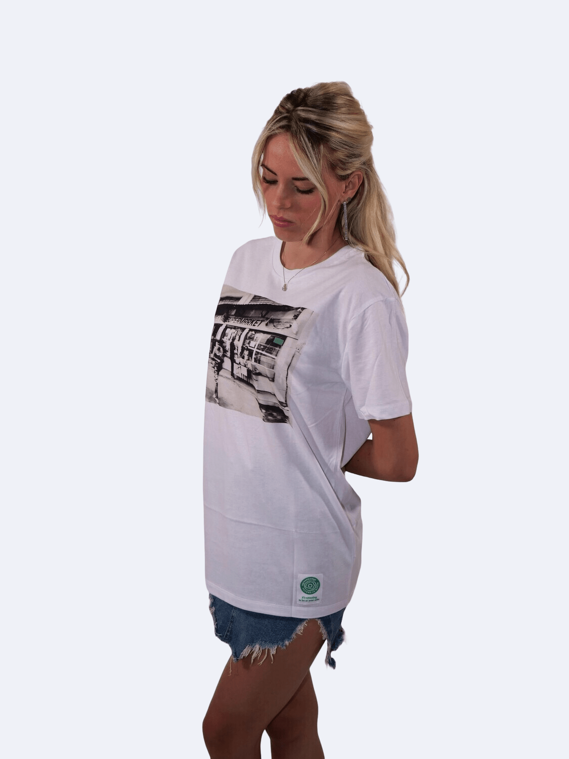 ICON MARKET T - SHIRT NERO LADY - T-Shirt A Green Badge - Streetwear Sostenibile Made in Italy